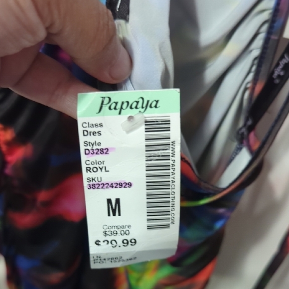 Papaya Multicolor Backless Dress - Picture 3 of 7